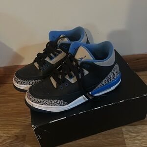Jordan retro blue size 7y
